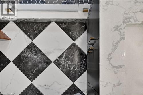 174 London Street N, Hamilton, ON - Indoor Photo Showing Bathroom