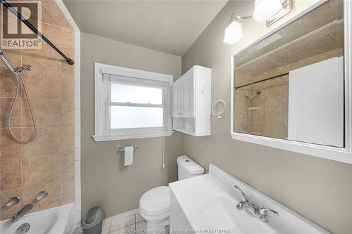3130 Academy Drive, Windsor, ON - Indoor Photo Showing Bathroom