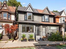 189 GREENWOOD AVENUE Toronto, ON M4L 2P8