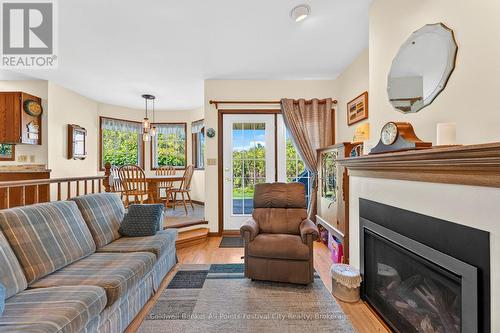 390 Eldon Street S, Goderich (Goderich (Town)), ON - Indoor Photo Showing Living Room With Fireplace