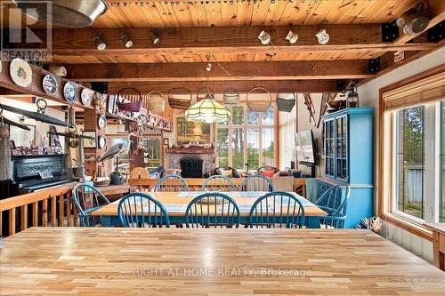 12 James Street, Tiny, ON - Indoor Photo Showing Dining Room