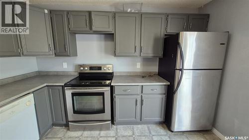 1715 Fleet Street, Regina, SK - Indoor Photo Showing Kitchen