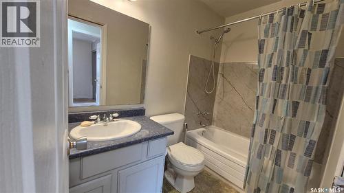 1715 Fleet Street, Regina, SK - Indoor Photo Showing Bathroom