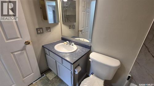 1715 Fleet Street, Regina, SK - Indoor Photo Showing Bathroom