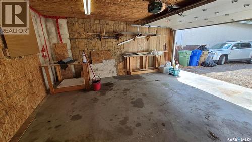 1715 Fleet Street, Regina, SK - Indoor Photo Showing Garage
