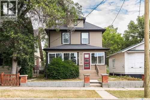 1037 Chestnut Avenue, Moose Jaw, SK - Outdoor