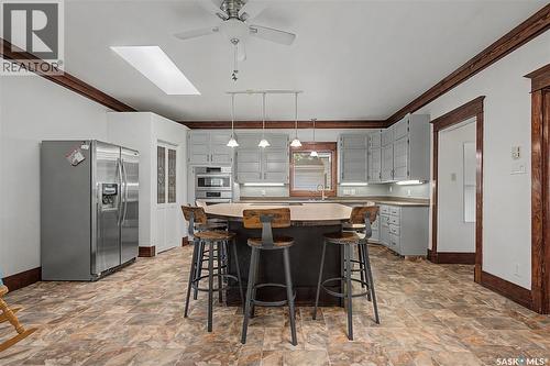 1037 Chestnut Avenue, Moose Jaw, SK - Indoor Photo Showing Dining Room