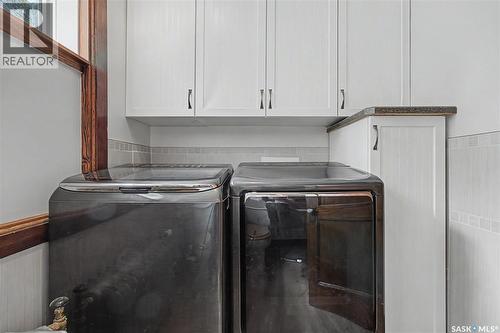 1037 Chestnut Avenue, Moose Jaw, SK - Indoor Photo Showing Laundry Room