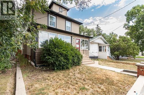 1037 Chestnut Avenue, Moose Jaw, SK - Outdoor