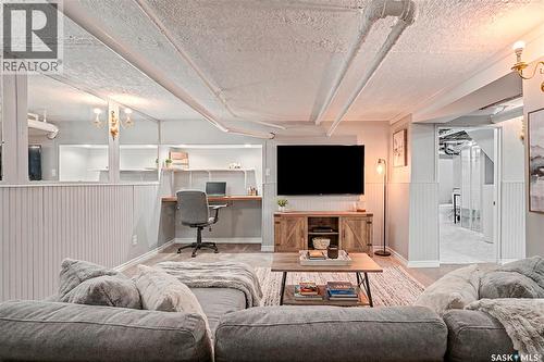 1037 Chestnut Avenue, Moose Jaw, SK - Indoor