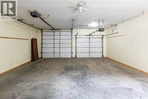 1037 Chestnut Avenue, Moose Jaw, SK - Indoor Photo Showing Garage