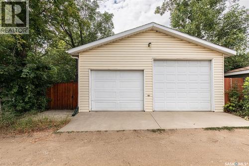 1037 Chestnut Avenue, Moose Jaw, SK - Outdoor With Exterior