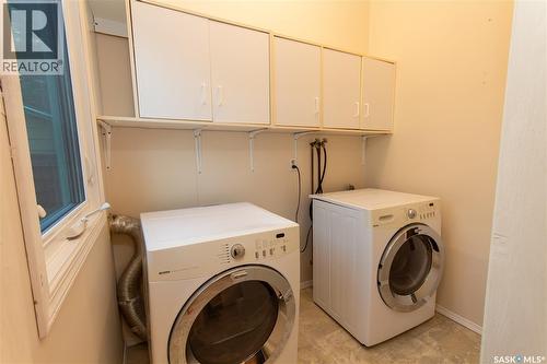 141 19Th Street, Battleford, SK - Indoor Photo Showing Laundry Room
