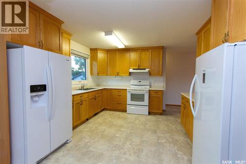 141 19Th Street, Battleford, SK - Indoor Photo Showing Kitchen With Double Sink
