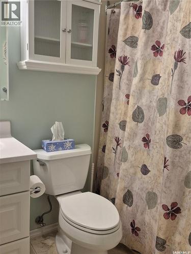 102 3220 33Rd Street W, Saskatoon, SK - Indoor Photo Showing Bathroom