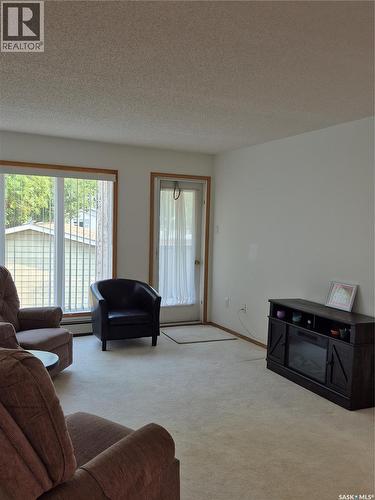 102 3220 33Rd Street W, Saskatoon, SK - Indoor Photo Showing Living Room