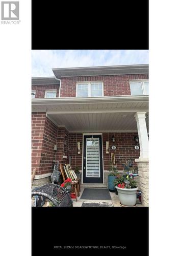 8 LONGBOAT RUN , Brantford, Ontario N3T 0P3 3