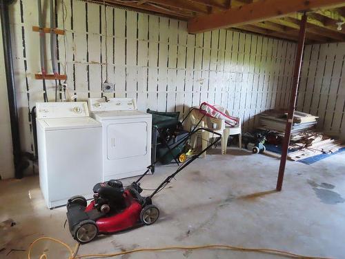 5875 West Bay Road, Roberta, NS - Indoor Photo Showing Laundry Room