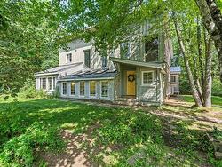 1295 Bog Road Falmouth, NS B0P 1P0