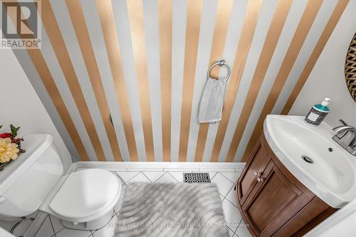 7 Chipstead Road, Toronto, ON - Indoor Photo Showing Bathroom