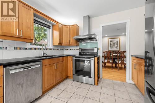 7 Chipstead Road, Toronto, ON - Indoor Photo Showing Kitchen