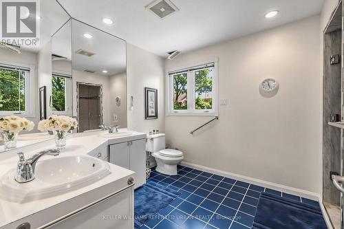 7 Chipstead Road, Toronto, ON - Indoor Photo Showing Bathroom