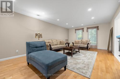 7 Chipstead Road, Toronto, ON - Indoor Photo Showing Living Room