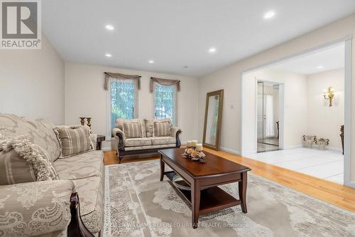 7 Chipstead Road, Toronto, ON - Indoor Photo Showing Living Room