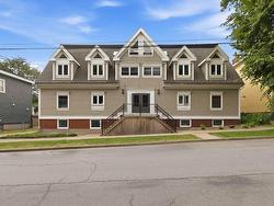 1 5444 Victoria Road  Halifax, NS B3H 1M5