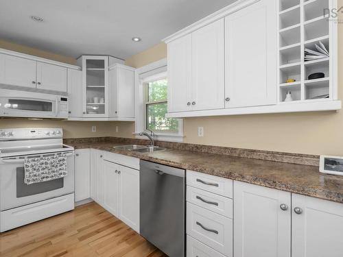 31 Sagewood Lane, Halifax, NS - Indoor Photo Showing Kitchen With Double Sink