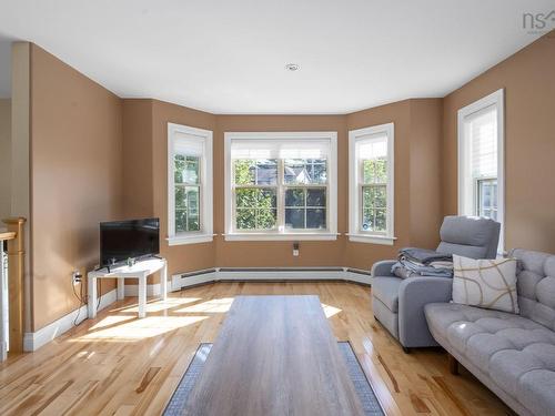 31 Sagewood Lane, Halifax, NS - Indoor Photo Showing Living Room