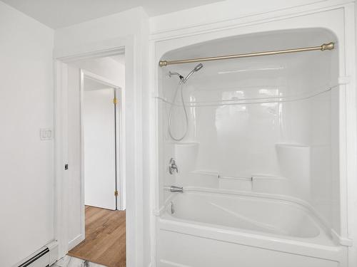 50 Andrews Court, Charlottetown, PE - Indoor Photo Showing Bathroom