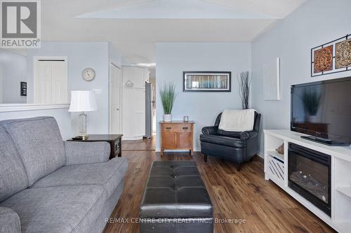 52 Donker Drive, St. Thomas, ON - Indoor Photo Showing Living Room