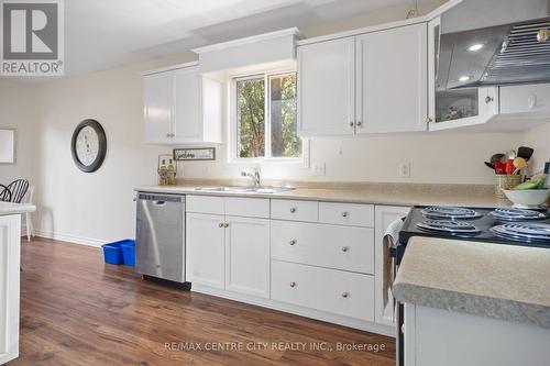 52 Donker Drive, St. Thomas, ON - Indoor Photo Showing Kitchen