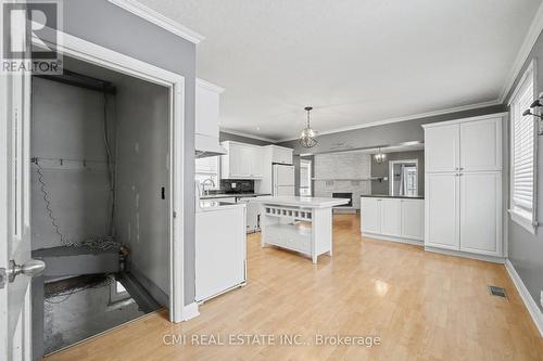 76 Main Street E, Mapleton, ON - Indoor Photo Showing Other Room