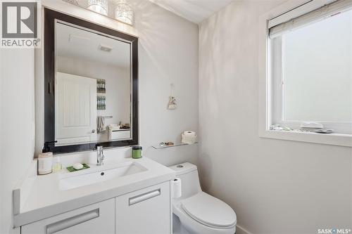 411 Hartley Road, Saskatoon, SK - Indoor Photo Showing Bathroom