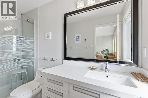 411 Hartley Road, Saskatoon, SK - Indoor Photo Showing Bathroom