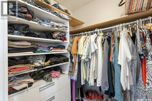 411 Hartley Road, Saskatoon, SK - Indoor With Storage