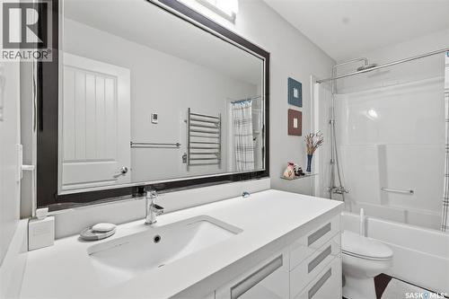 411 Hartley Road, Saskatoon, SK - Indoor Photo Showing Bathroom