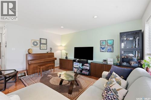 411 Hartley Road, Saskatoon, SK - Indoor Photo Showing Living Room
