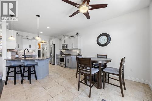 301 Eagle Way, Sarnia, ON - Indoor Photo Showing Dining Room
