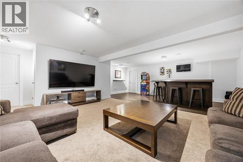 301 Eagle Way, Sarnia, ON - Indoor Photo Showing Living Room