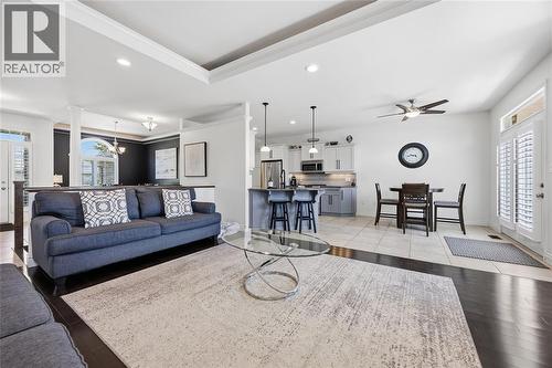 301 Eagle Way, Sarnia, ON - Indoor Photo Showing Living Room