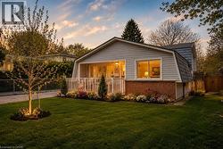 87 CHRISTOPHER Drive  Waterloo, ON N2J 4J6
