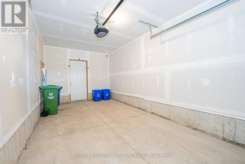 41 Utter Place, Hamilton, ON - Indoor Photo Showing Garage