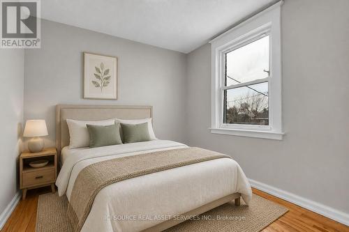 113 Fairmont Avenue, Ottawa, ON - Indoor Photo Showing Bedroom