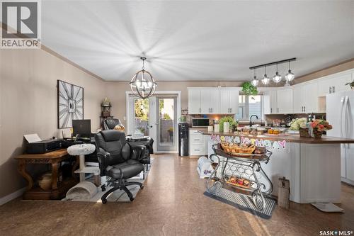 405 4Th Avenue Ne, Moose Jaw, SK - Indoor