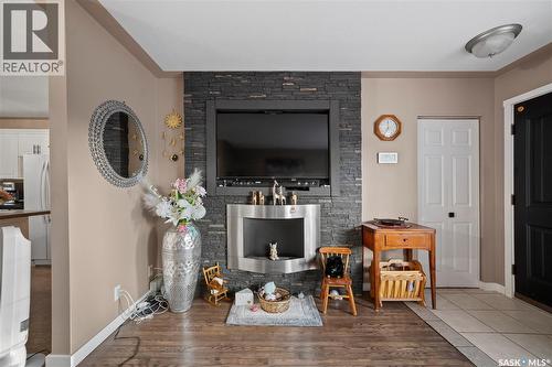 405 4Th Avenue Ne, Moose Jaw, SK - Indoor With Fireplace
