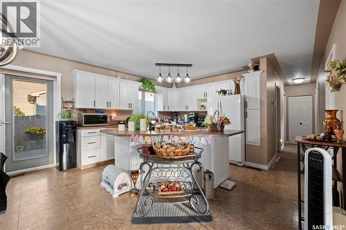 405 4Th Avenue Ne, Moose Jaw, SK - Indoor