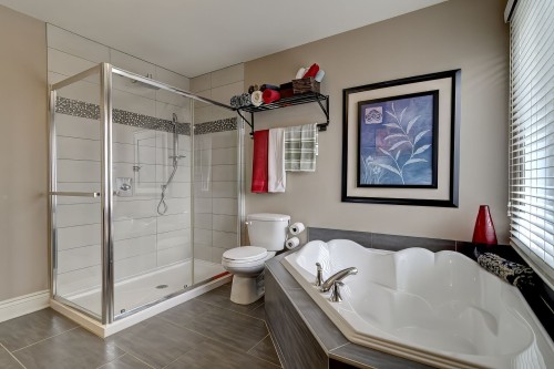 Salle de bains - 8821 Place Rhoda, Brossard, QC - Indoor Photo Showing Bathroom